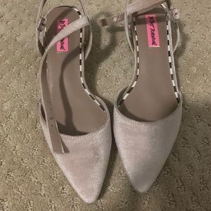 Betsey Johnson block heel